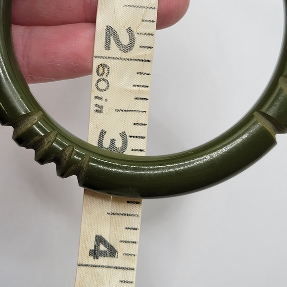 VTG Bakelite Carved Bangle Bracelet | "Spinach" Green | Simichrome Tested - Picture 8 of 8